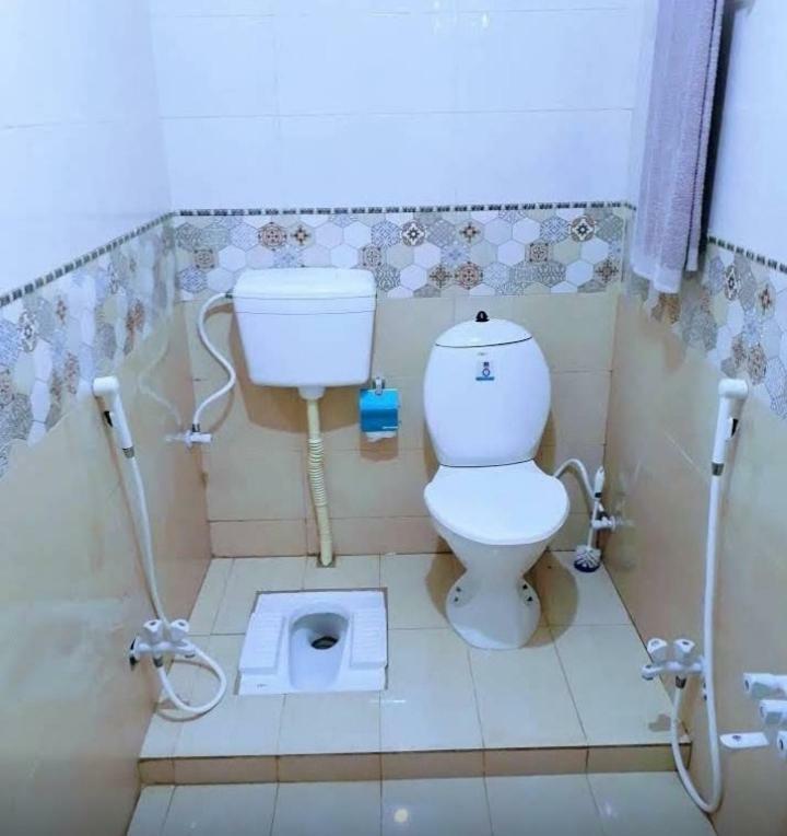 Galaxy Palace Near Millennium Mall Karachi Luaran gambar