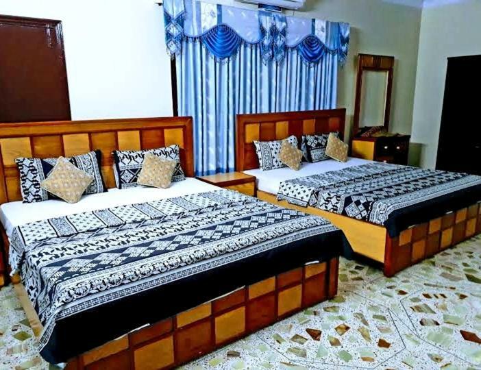 Galaxy Palace Near Millennium Mall Karachi Luaran gambar