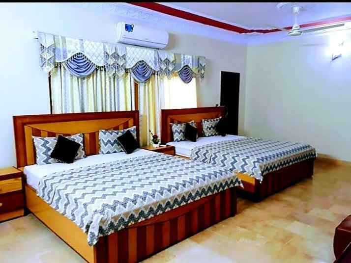 Galaxy Palace Near Millennium Mall Karachi Luaran gambar