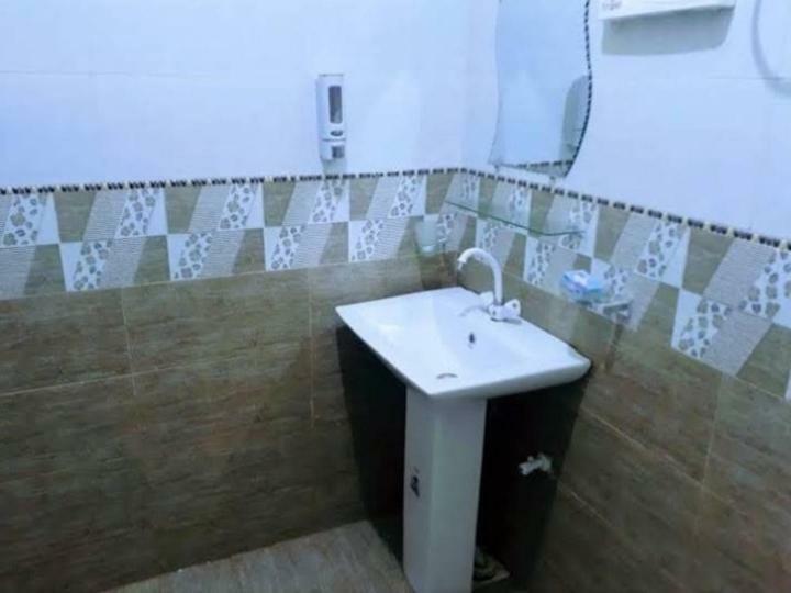 Galaxy Palace Near Millennium Mall Karachi Luaran gambar